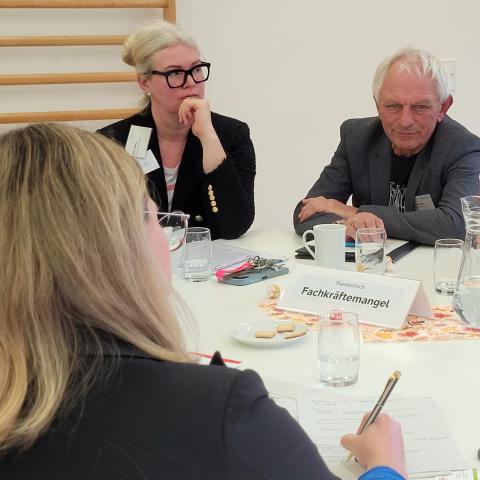 Austausch beim Sozialpolitischen Forum