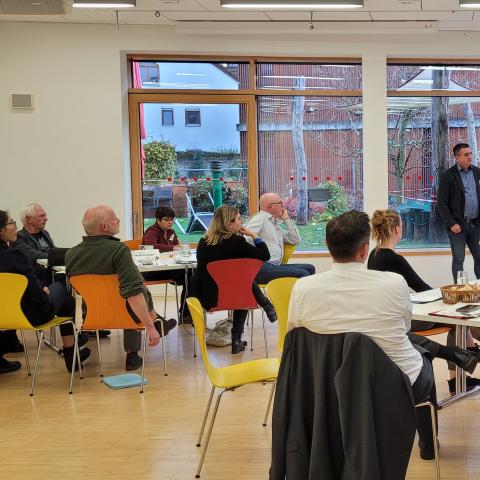 Austausch beim Sozialpolitischen Forum