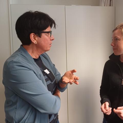 Übung: Eine Person versucht die andere zu überzeugen