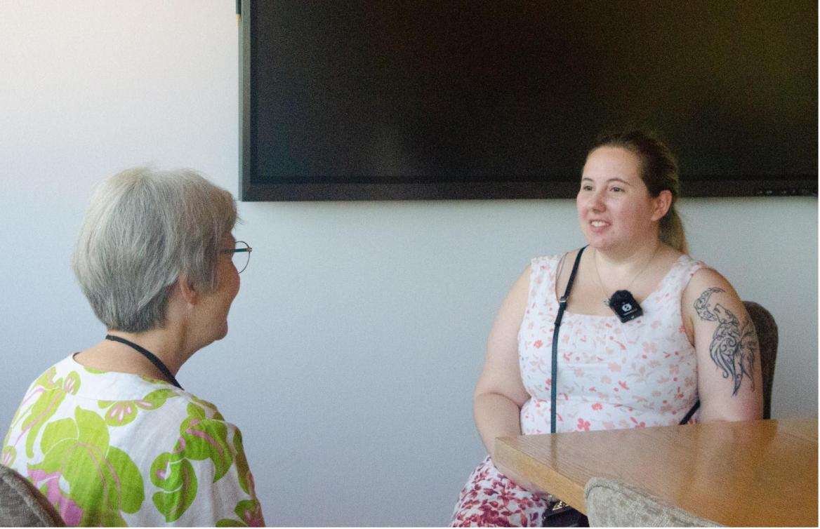 Frau Seemann und Frau Hertel im Gespräch