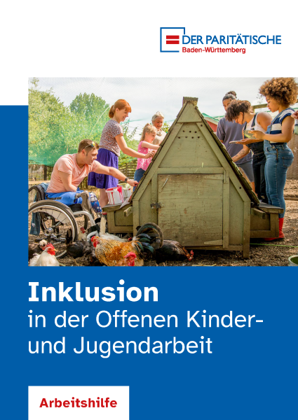 Titelseite der Arbeitshilfe mit Kindern die ein Spielhaus streichen