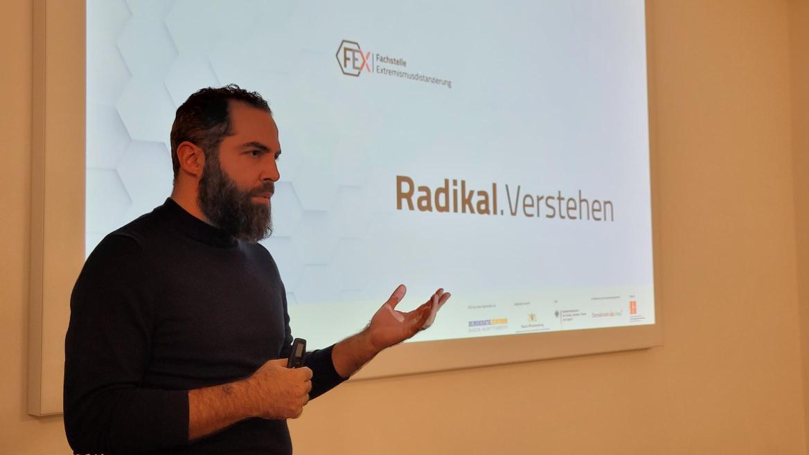 Karim Saleh referiert