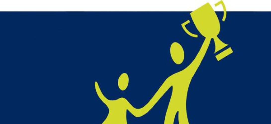 2 Strichmännchen halten sich an den Händen, eins hält einen Pokal in die Luft