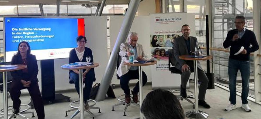 Gesprächsrunde in einem Tagungsraum
