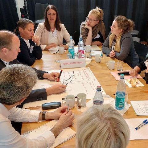 Gesprächsrunde am Thementisch