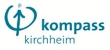 Nach oben zeigender Pfeil mit Punkt dar&uuml;ber von einem oben ge&ouml;ffneten Kreis umschlossen. Kompass Kirchheim als Text
