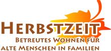 Schriftzug Herbstzeit Betreutes Wohnen für alte Menschen in Familien auf einem Herbstblatt