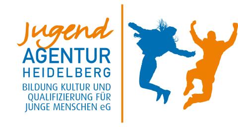 Logo Jugendagentur Heidelberg orange blaue Schrift rechts zwei tanzende junge Menschen in blau und orange 