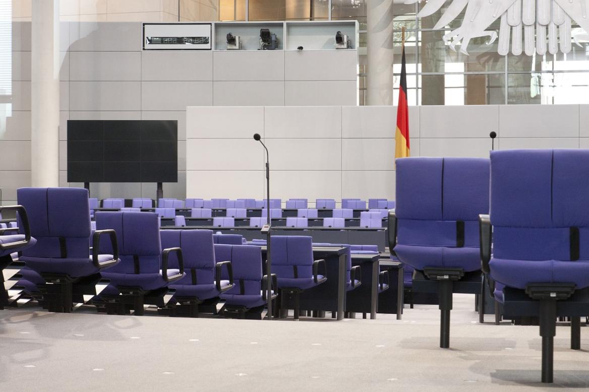 Blaue St&uuml;hle im Bundestag