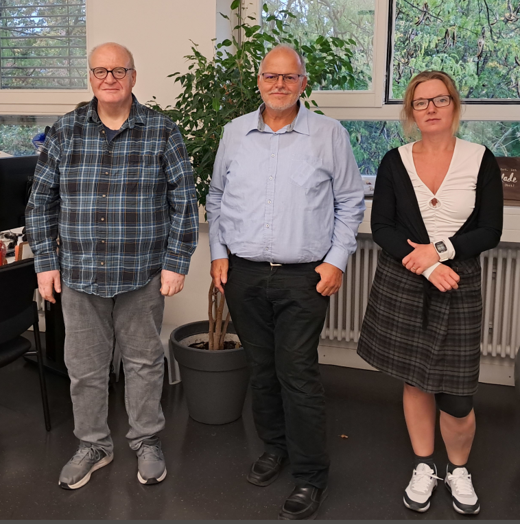drei nebeneinander stehende Personen aus dem neu gew&auml;hlten Kreisvorstand
