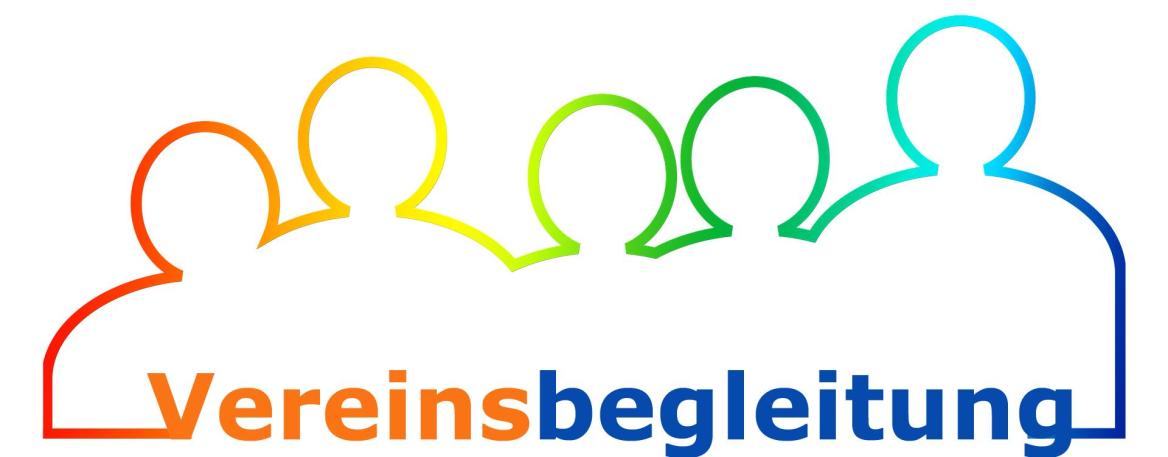 Bunt gezeichnete Figuren nebeneinander m