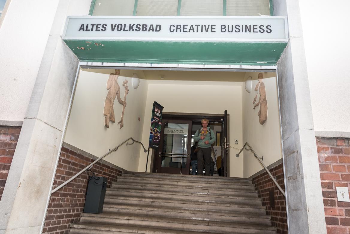 Eingang Altes Volksbad in Mannheim